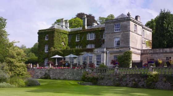 Ex-Royal Crescent manager buys Cotswolds hotel