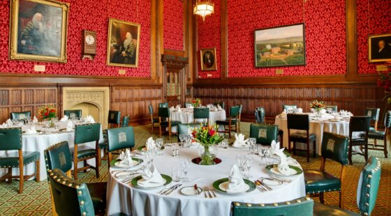 Reviews: Jay Rayner pans the "mediocre cooking" at the House of Commons' Strangers' Dining Room; while Michael Deacon enjoys the fondue at Alpes