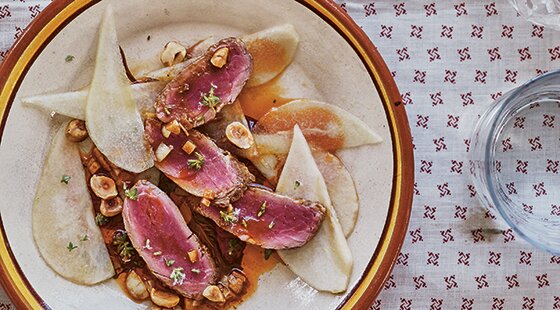 Recipe of the week: Tenderloin with pears and hazelnuts