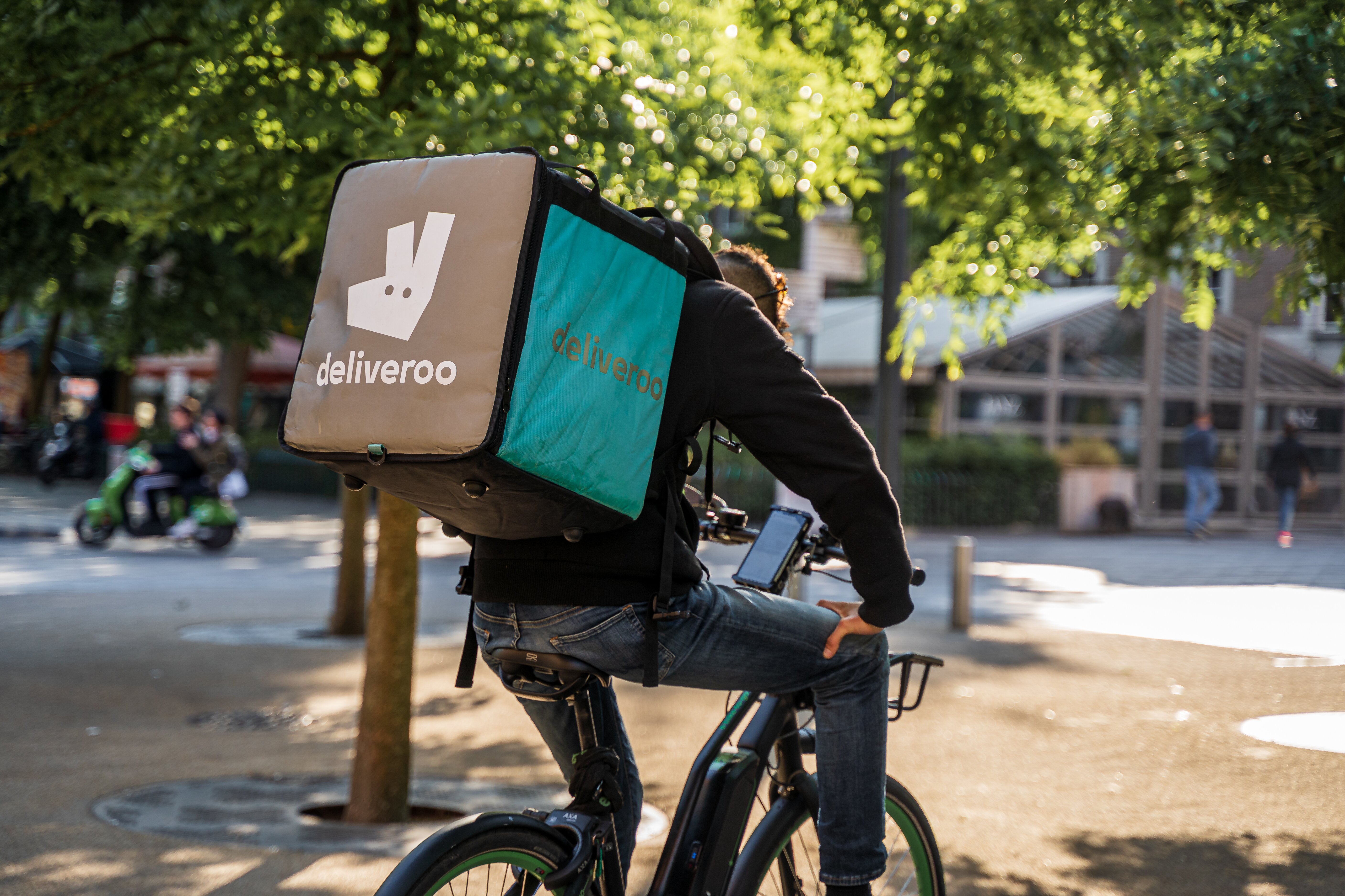 Deliveroo serves up strong UK performance in Q3