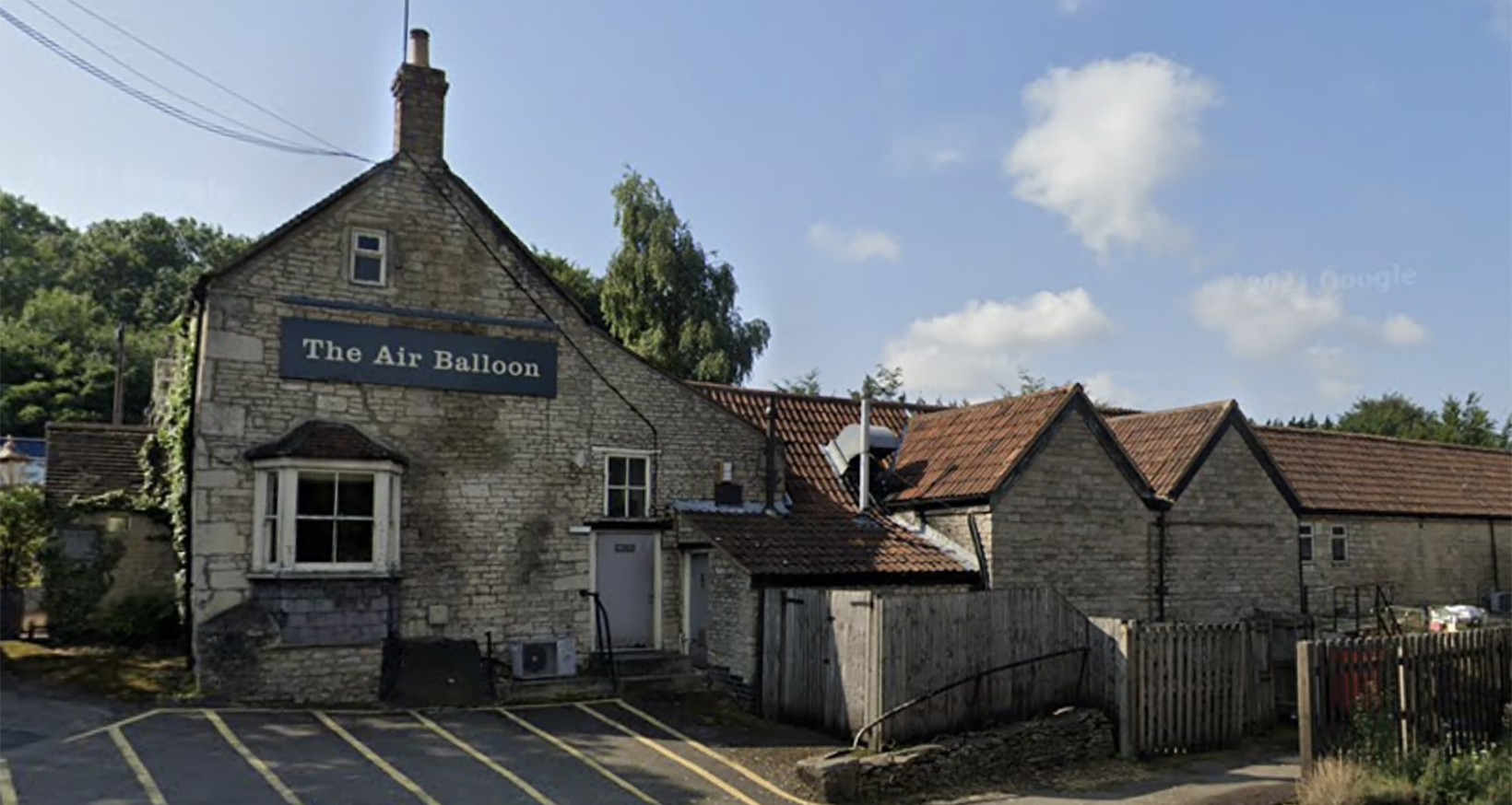 Cotswold pub the Air Balloon to serve final pint on New Year’s Eve