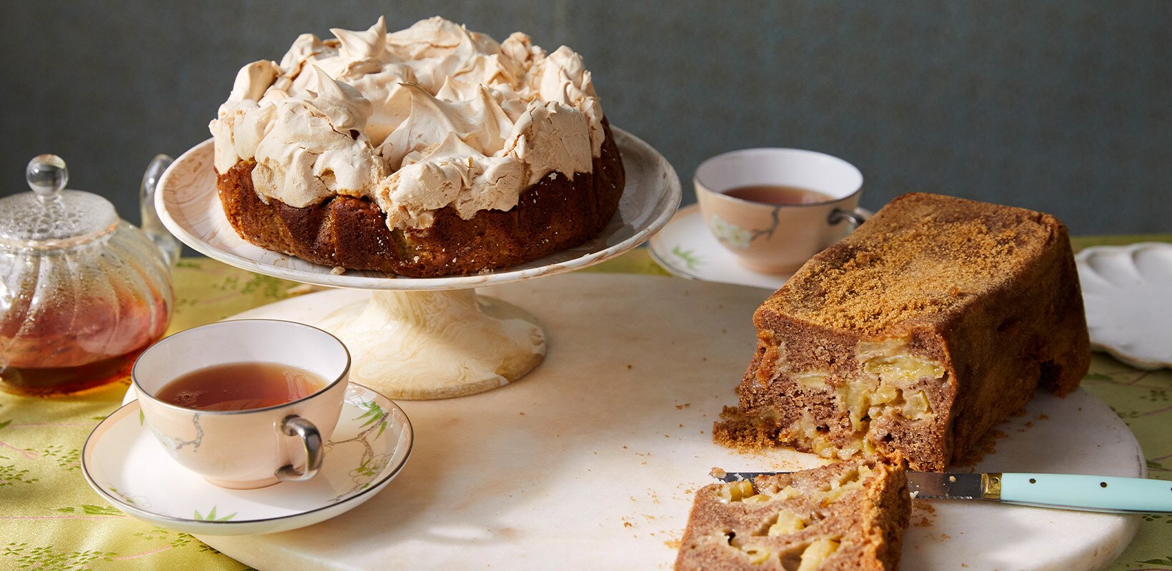 Recipe: Nutmeg cake with a meringue swirl