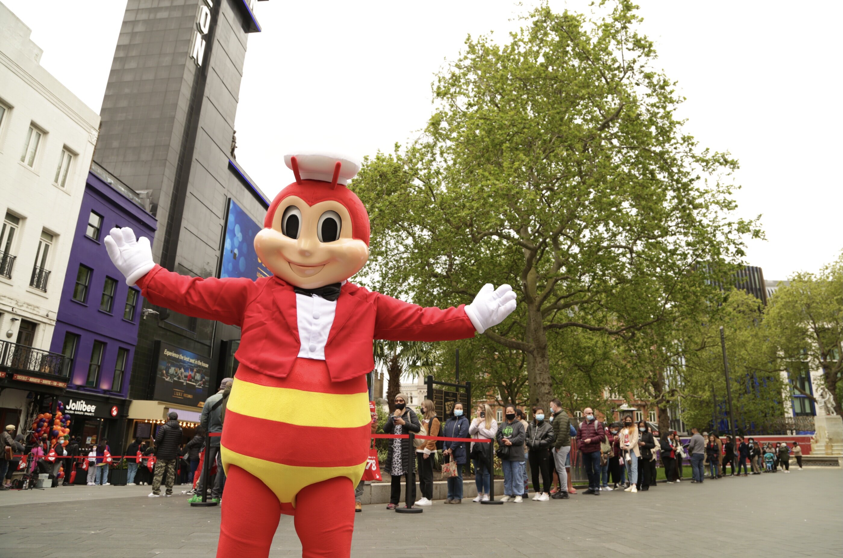 Jollibee flagship Leicester Square opening sees queues from 3am