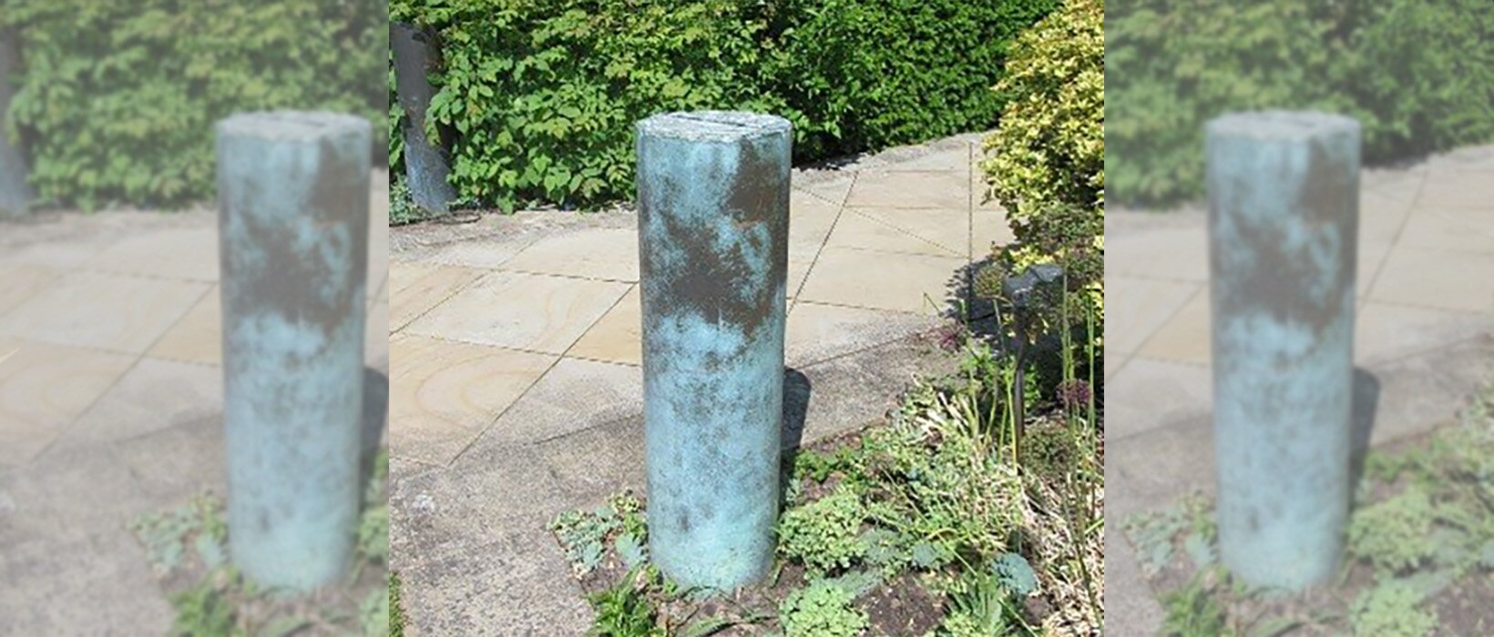 Bronze pillars stolen from Hertfordshire Hotel