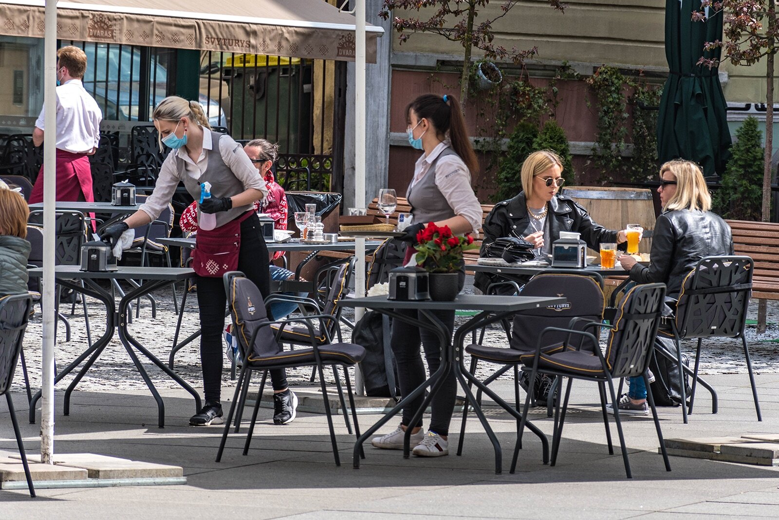 Cut to alfresco dining red tape to be made permanent next year