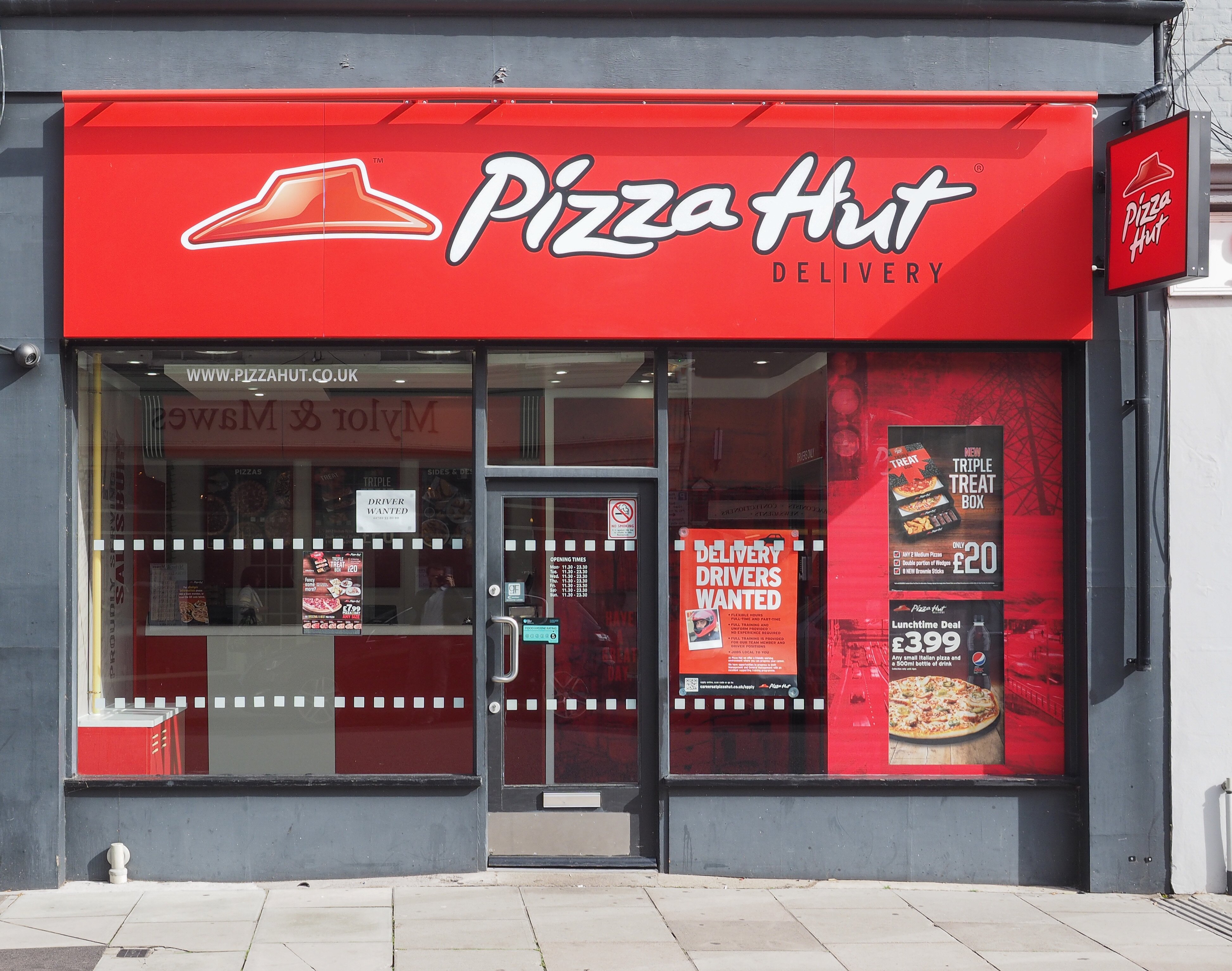 Pizza Hut to expand into petrol forecourts with eight sites planned through new EG franchise 