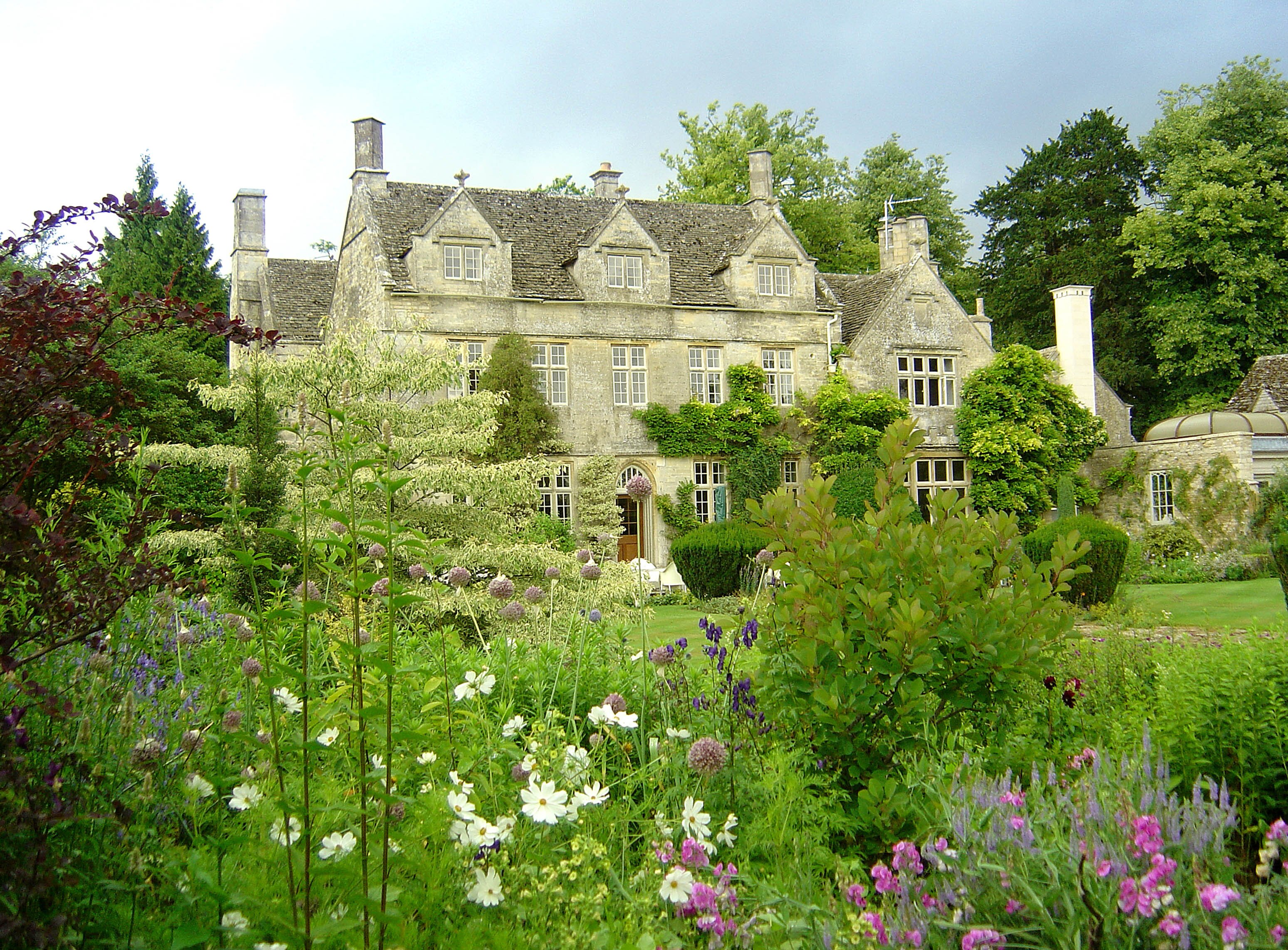 Calcot Collection sells Barnsley House to Timothy Oulton