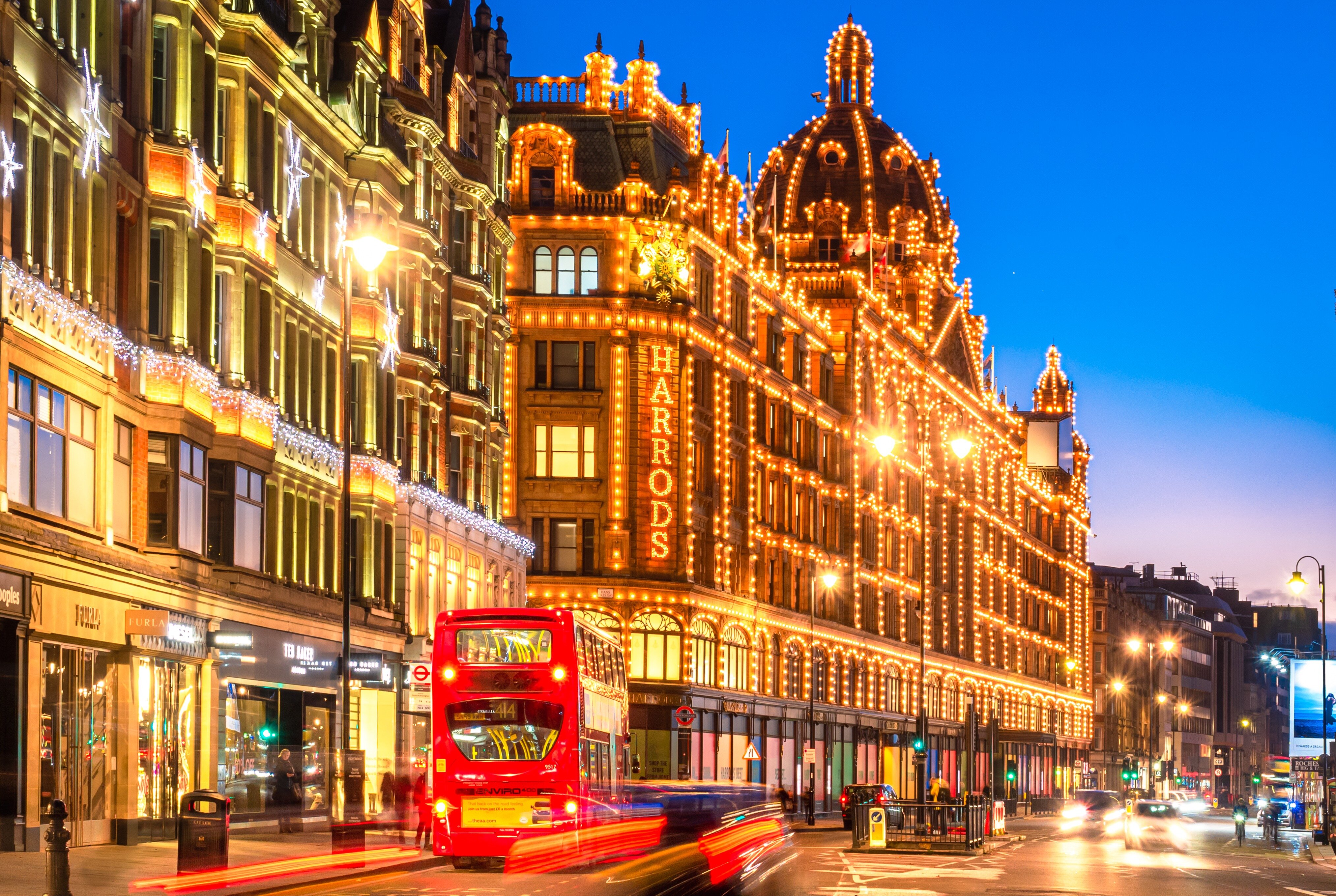 Harrods strike averted after restaurant workers given pay rise