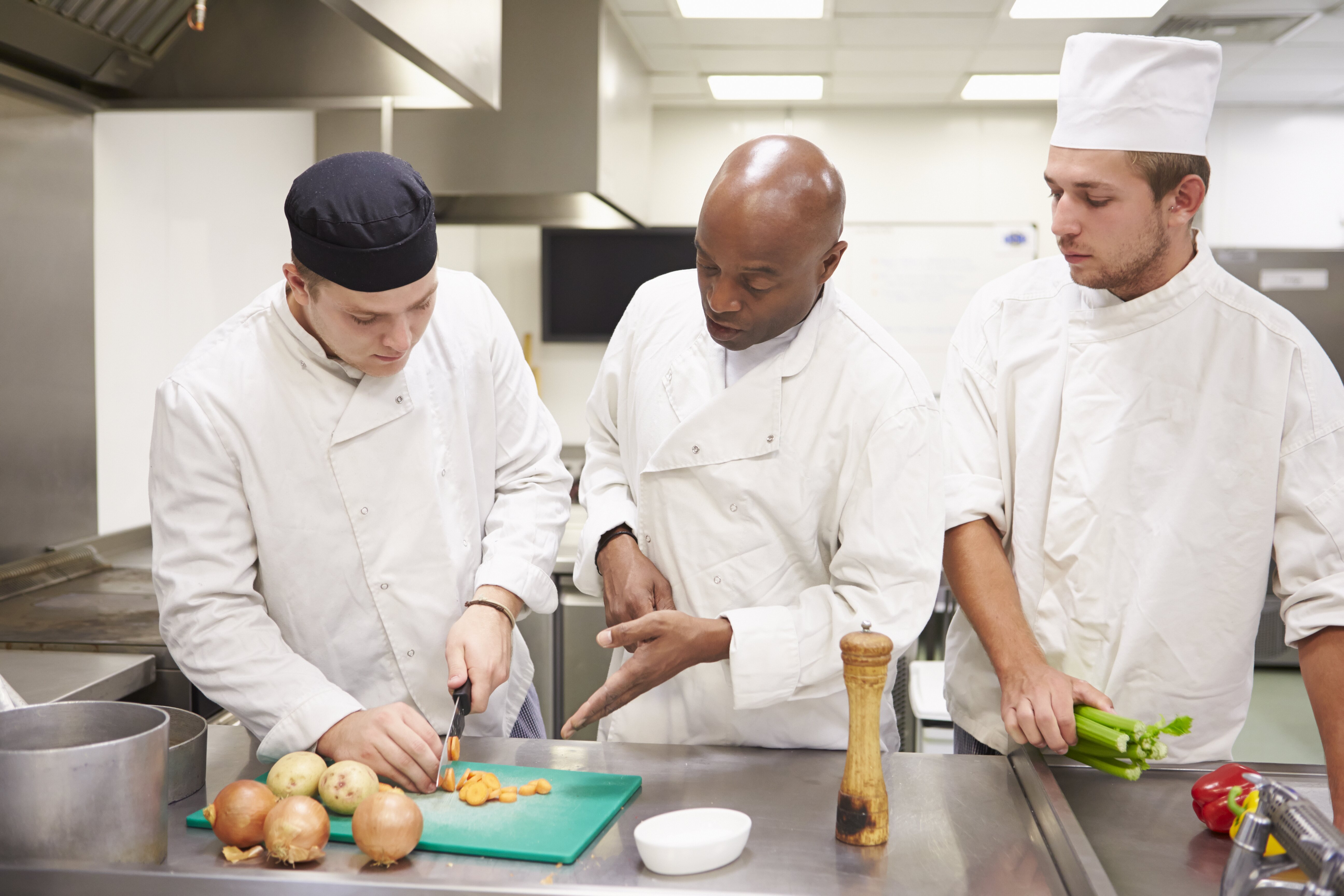 Migration report recommends removing chefs from shortage occupation list