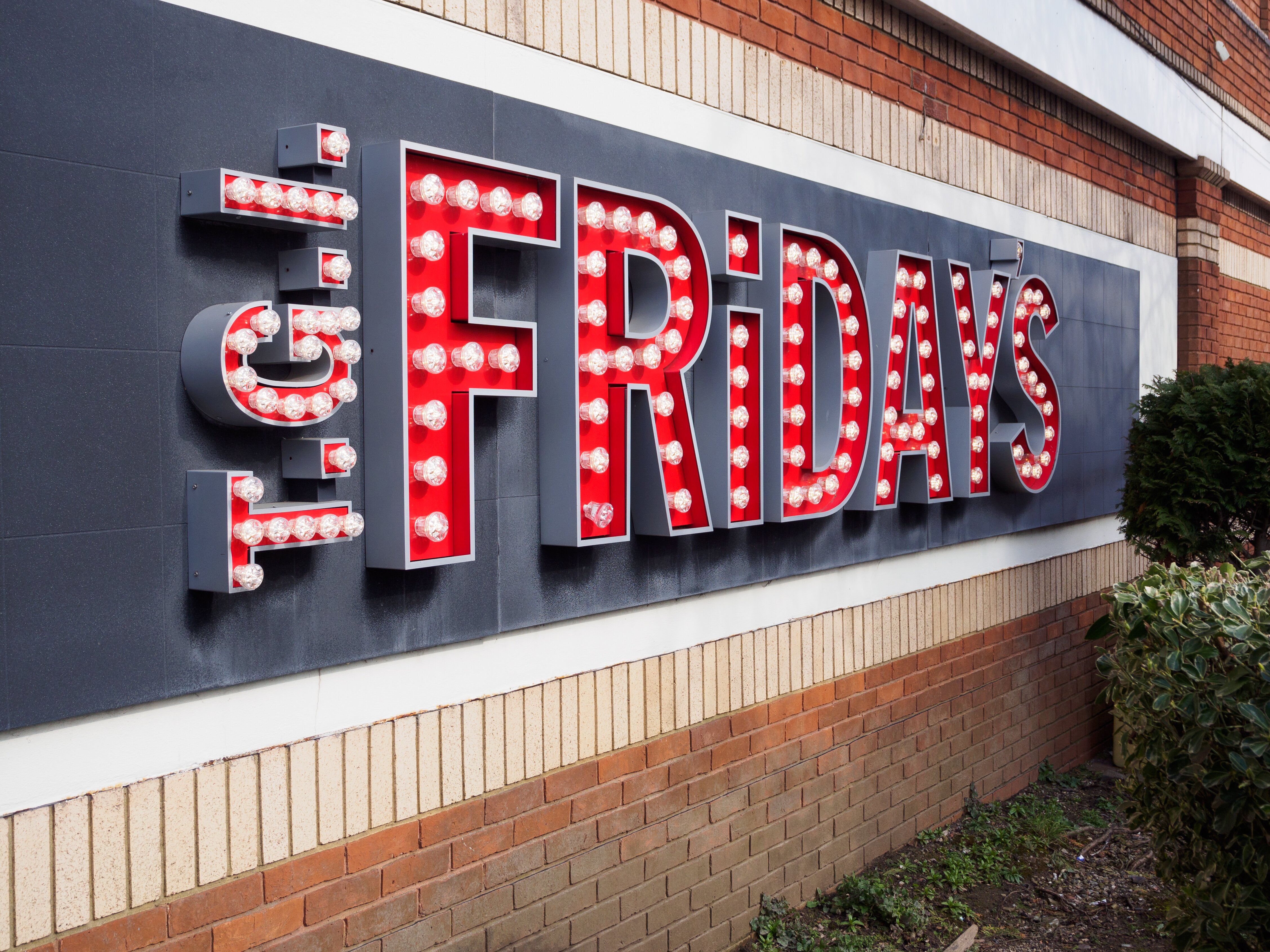 Fridays scraps free meals for staff during longer shifts