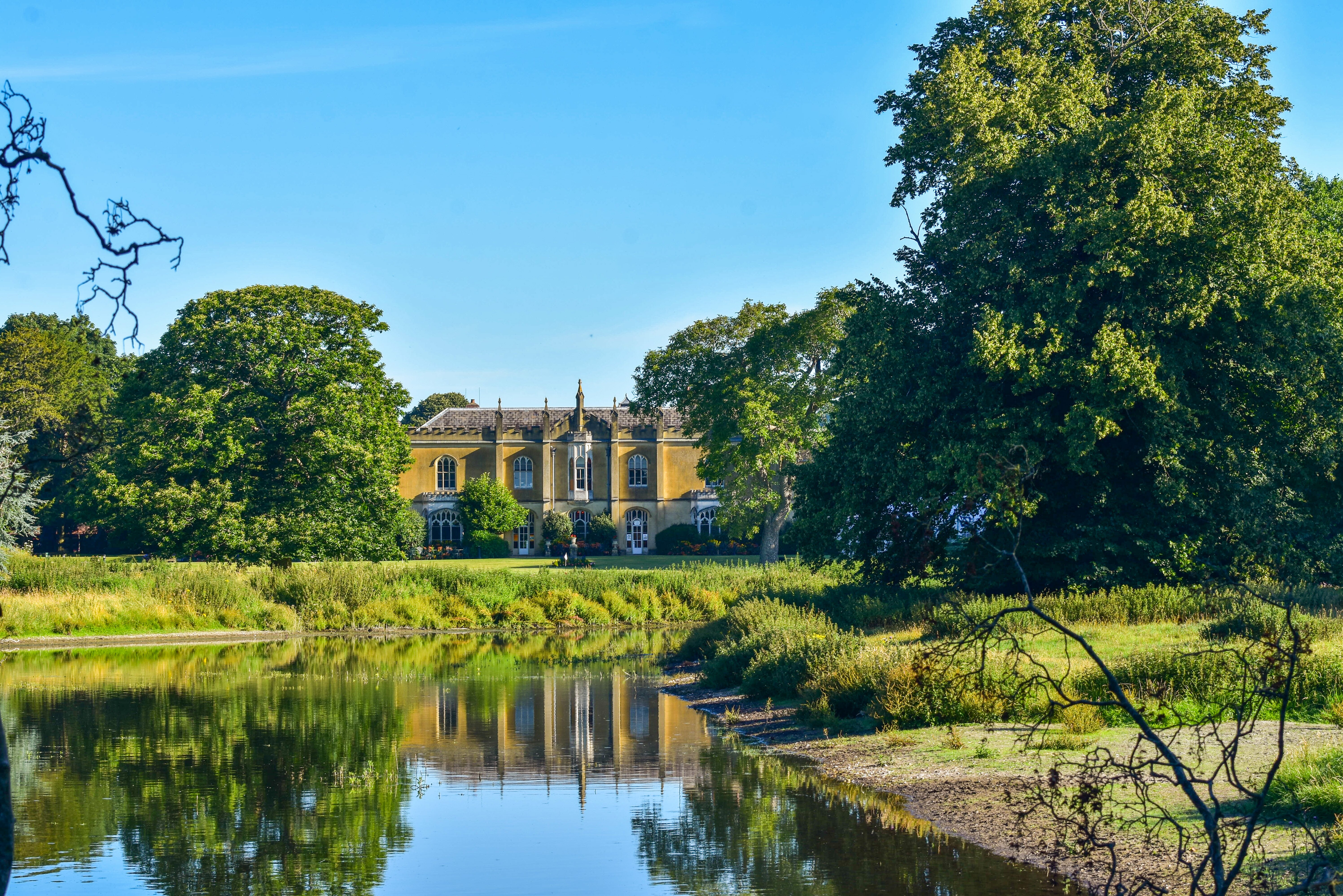 Hotel school to open at Missenden Abbey in Buckinghamshire