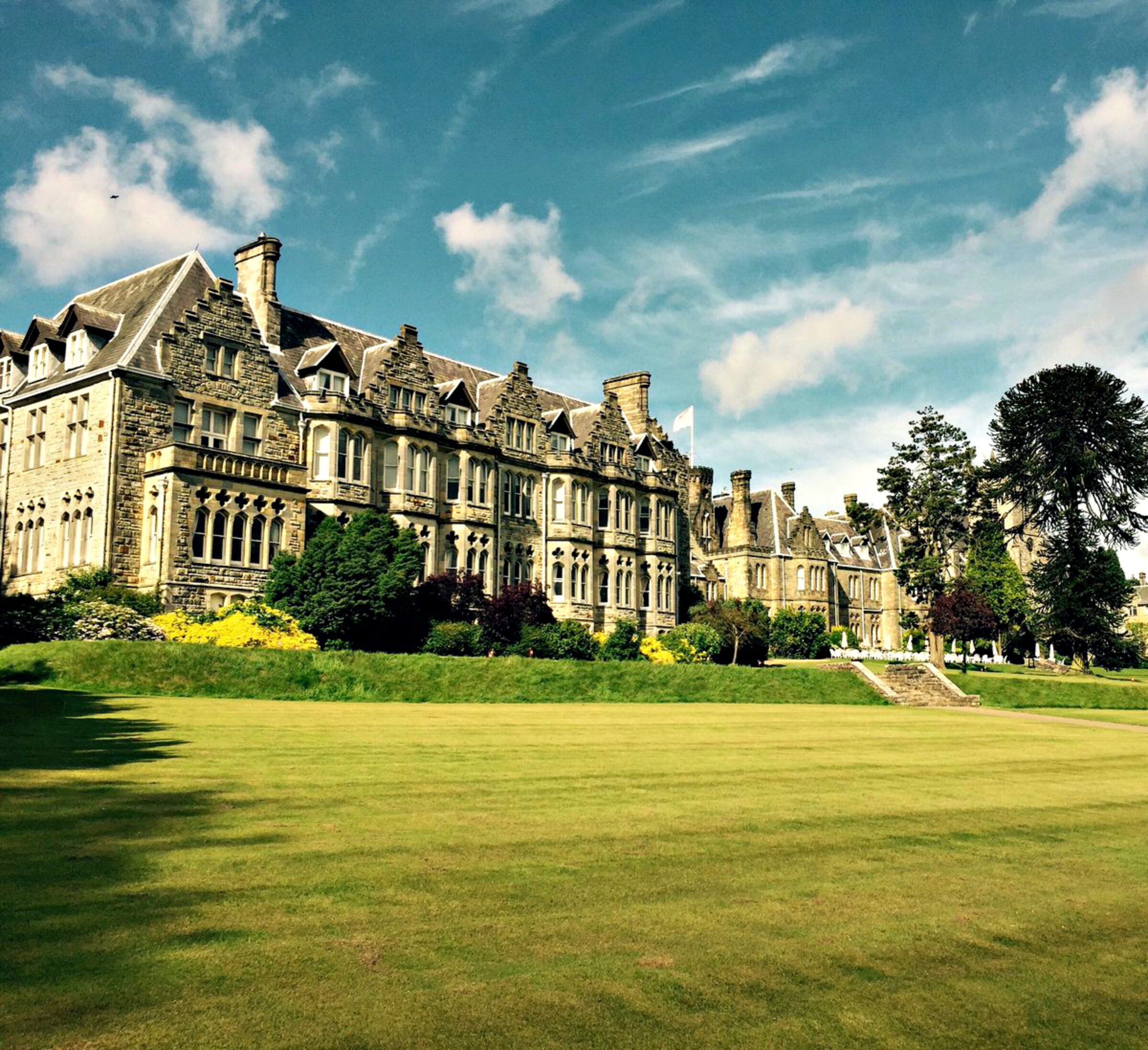 Ashdown Park hotel 'losing up to £20,000 a day' as storm hits water supply