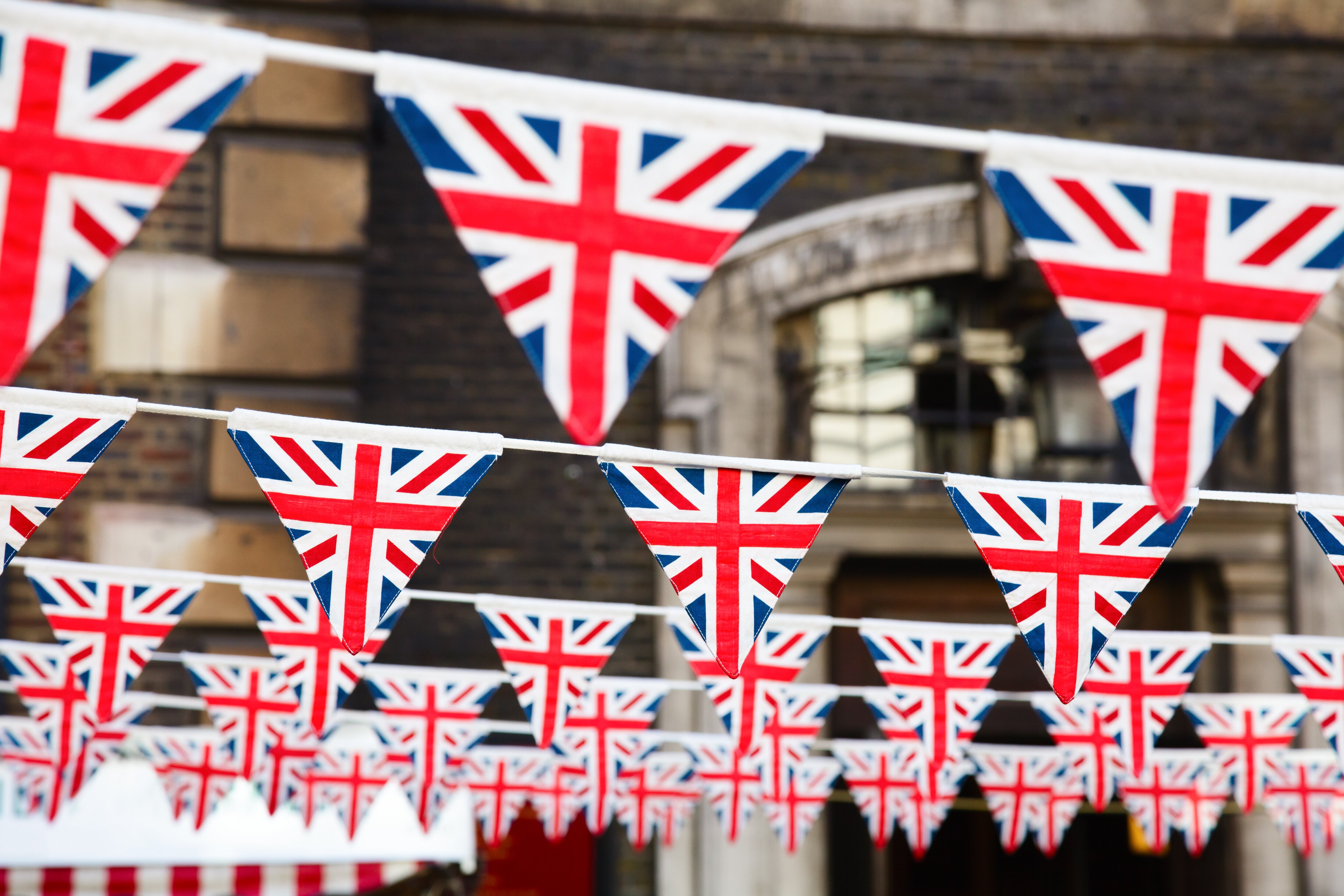 Pubs to stay open until 1am to mark Queen's Platinum Jubilee