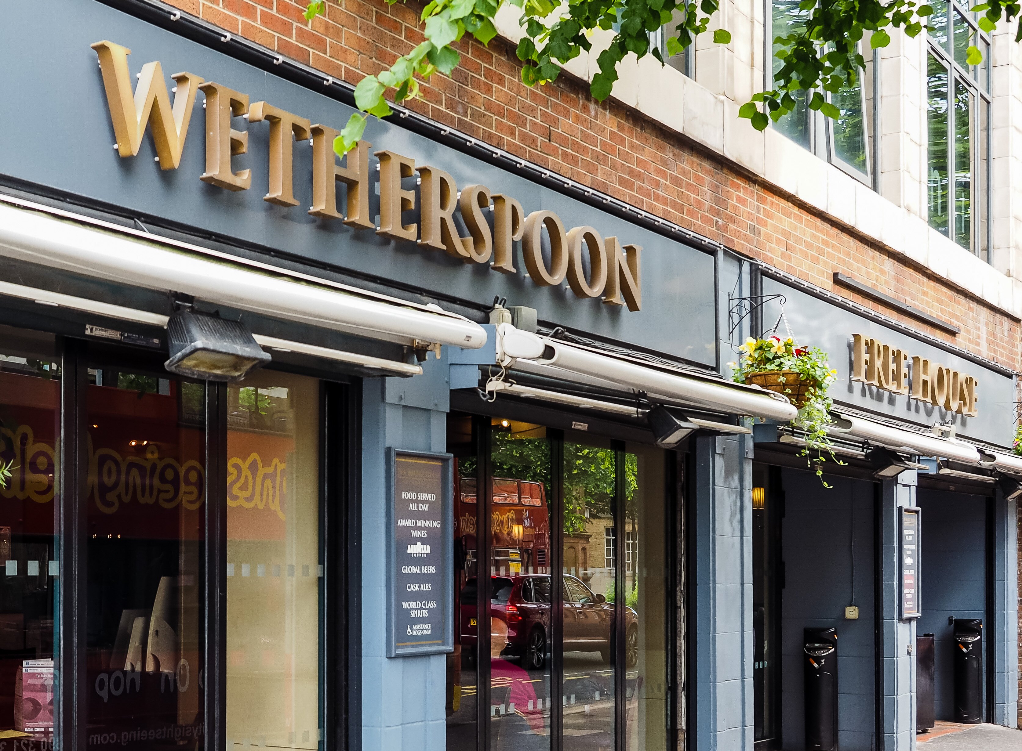 Wetherspoons returns to profit as like-for-like sales increase by 13%