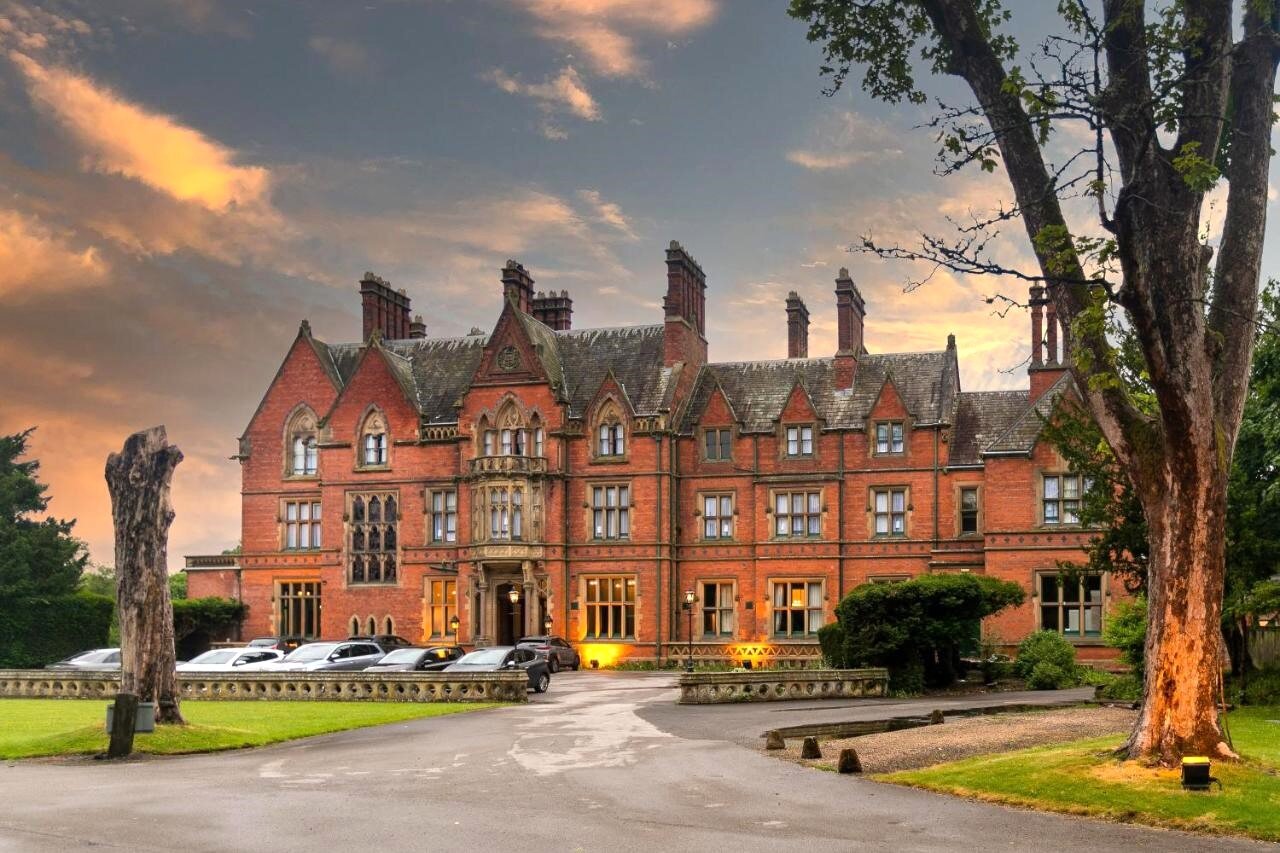 New Wroxall Abbey owners pledge to restore troubled hotel's reputation