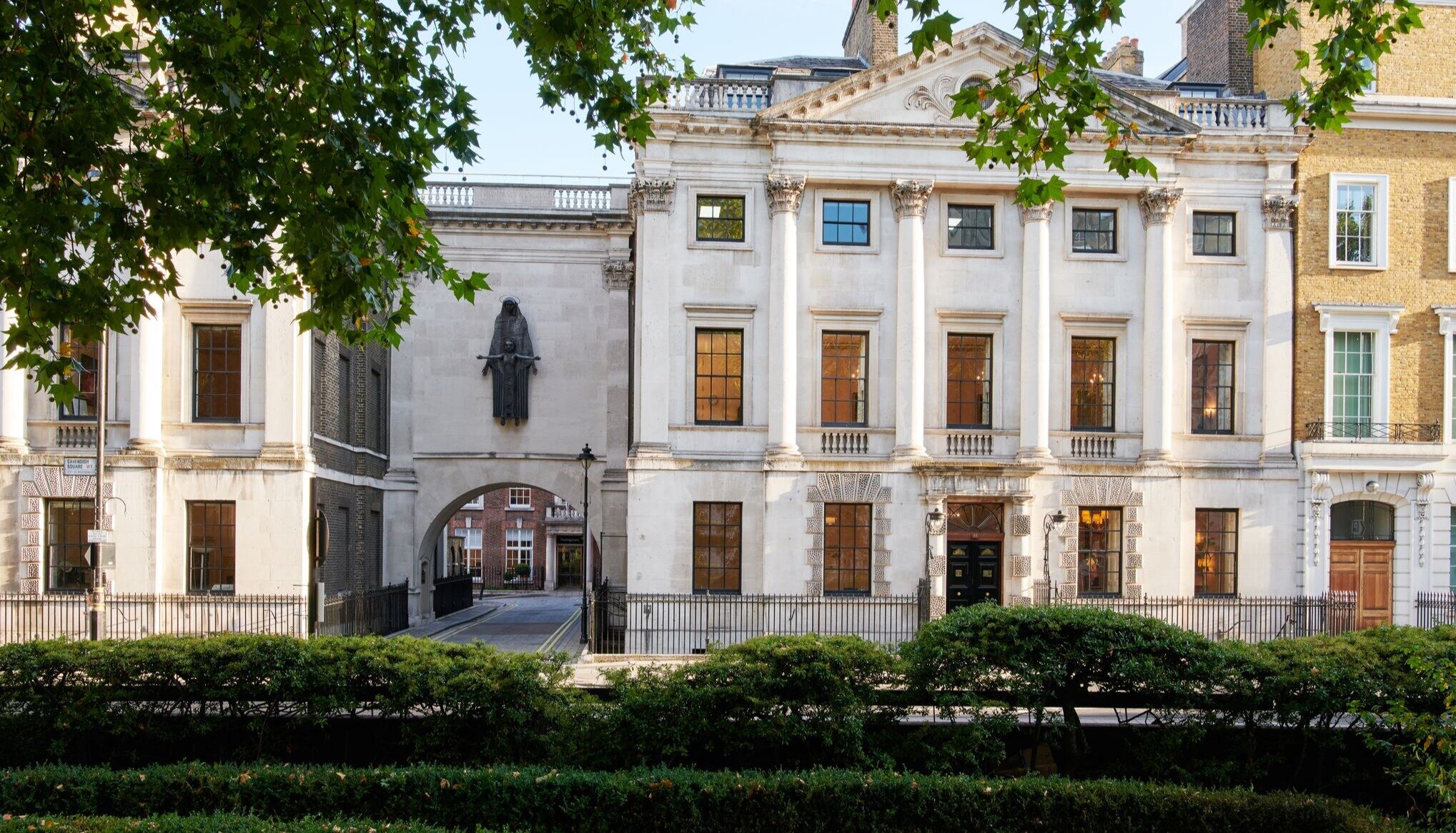 Searcys wins 11 Cavendish Square contract