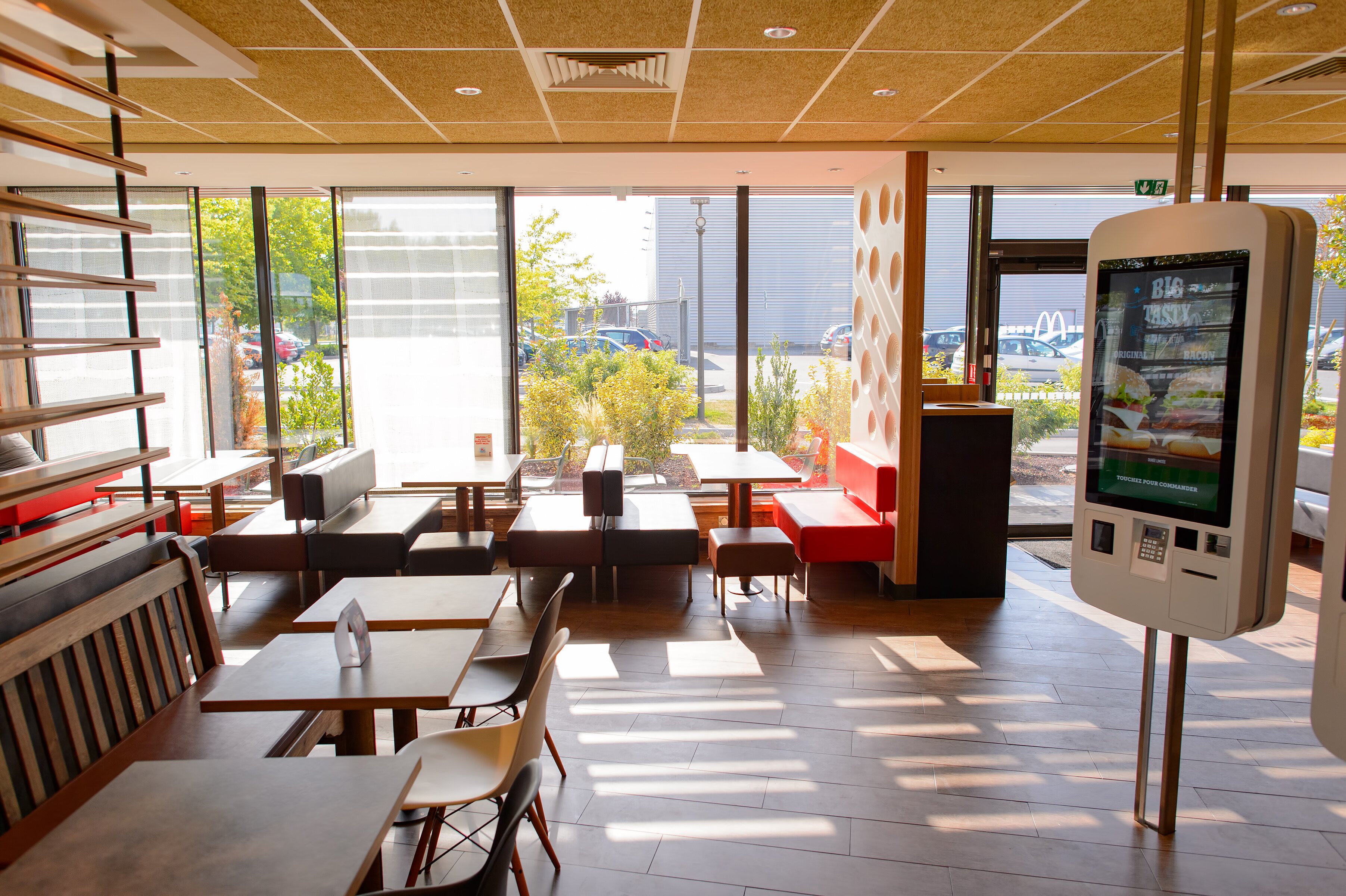 Pret and McDonald&rsquo;s slash prices as operators split on VAT cut