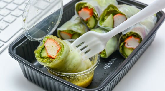 Takeaway and delivery apps pledge to reduce plastic waste