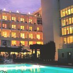 Suicide bombers attack Pearl Continental hotel in Pakistan