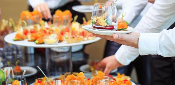 UK’s top contract caterers report continued growth despite contraction in venues