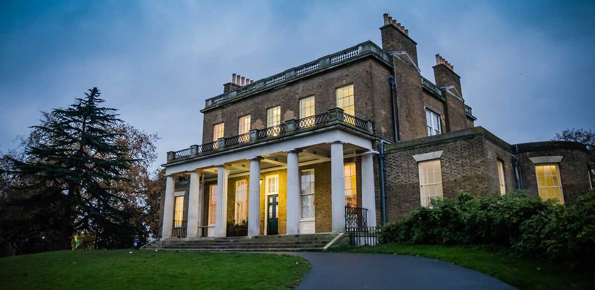 Clissold-House-shutterstock_1070411558.jpg