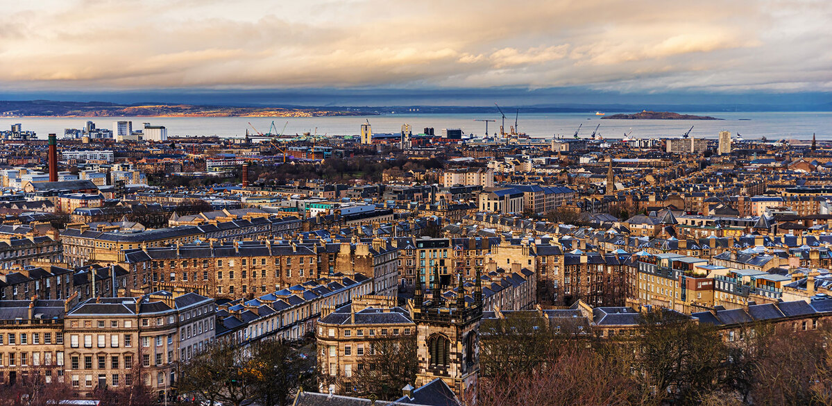 Edinburgh_shutterstock_2512110229.jpg