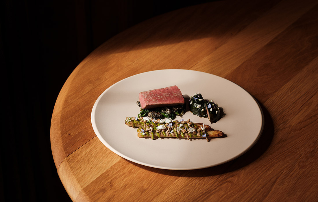 The Great Bustard builds a menu on game and foraging on its doorstep