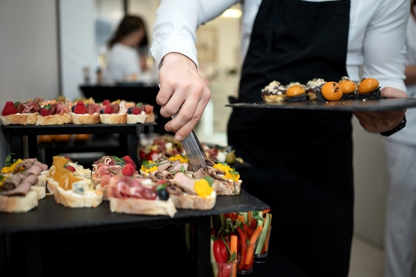 Contract caterers post 12.2% sales growth year-on-year, figures show