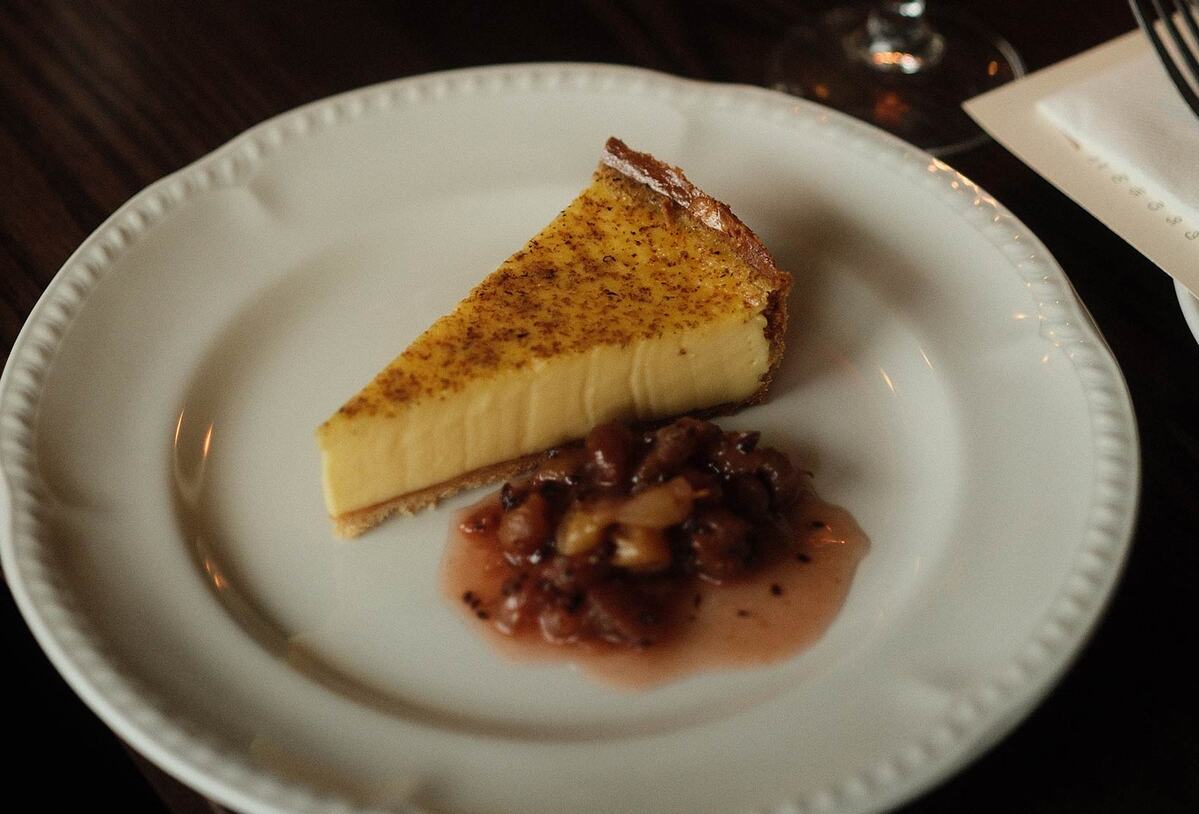 Custard tart, gooseberry compote