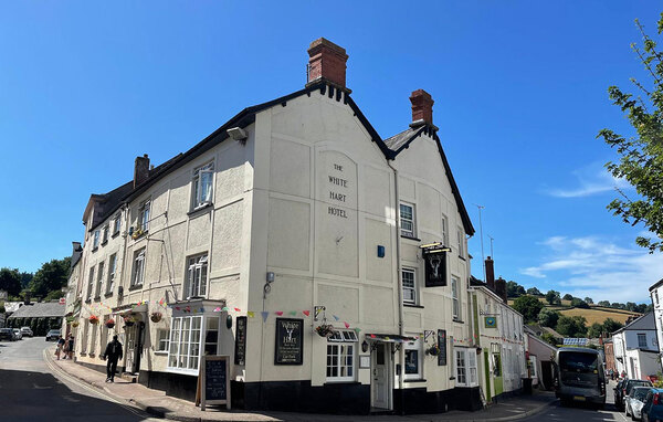 'I&rsquo;ve always had empathy for people behind the scenes': Critic William Sitwell on opening the White Hart