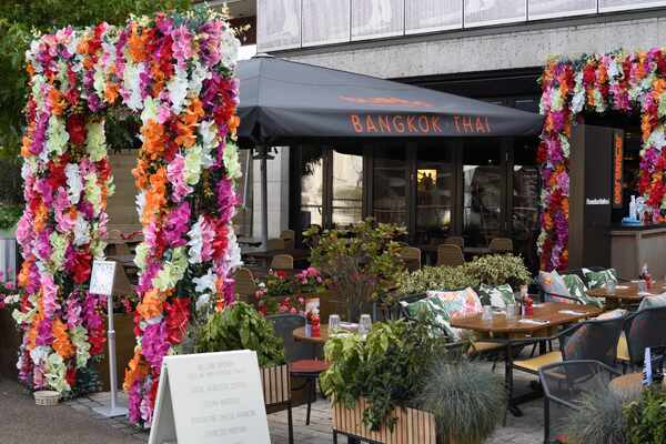 Busaba Eathai bought out of administration for &pound;75,000