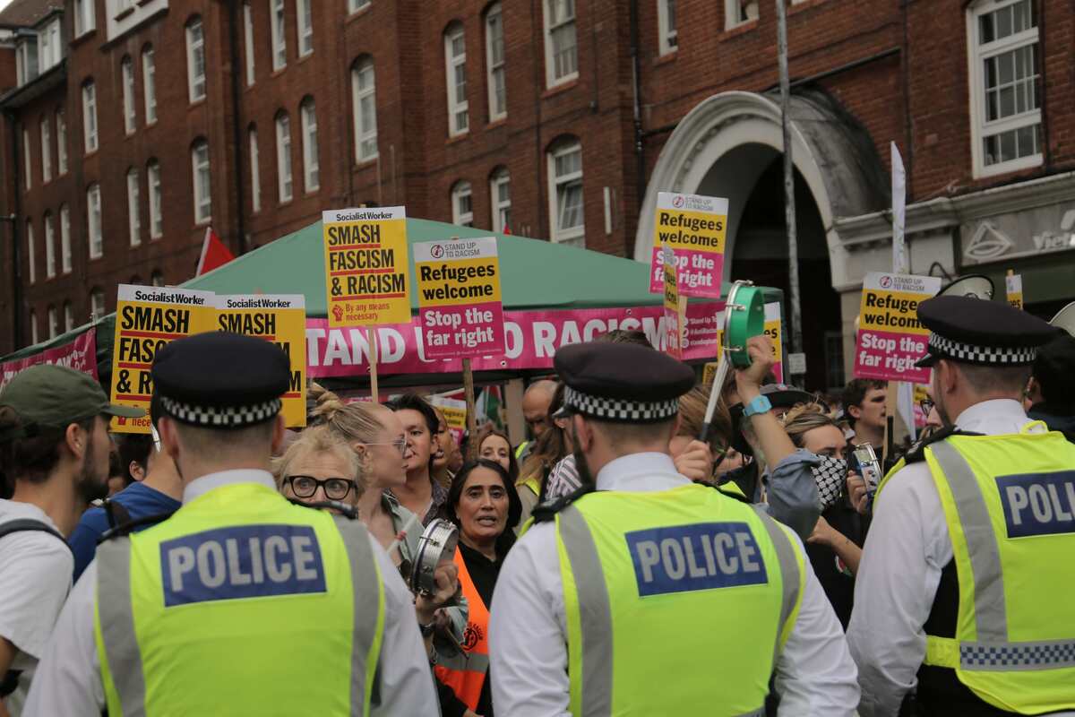 Hotels prepare for weekend of asylum protests