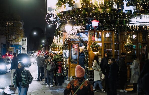 Pubs enjoy festive sales uptick amid wider spending slowdown