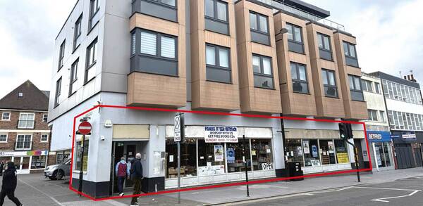 Vacant restaurant for sale by auction: 78-82 High Street, Brentwood, Essex