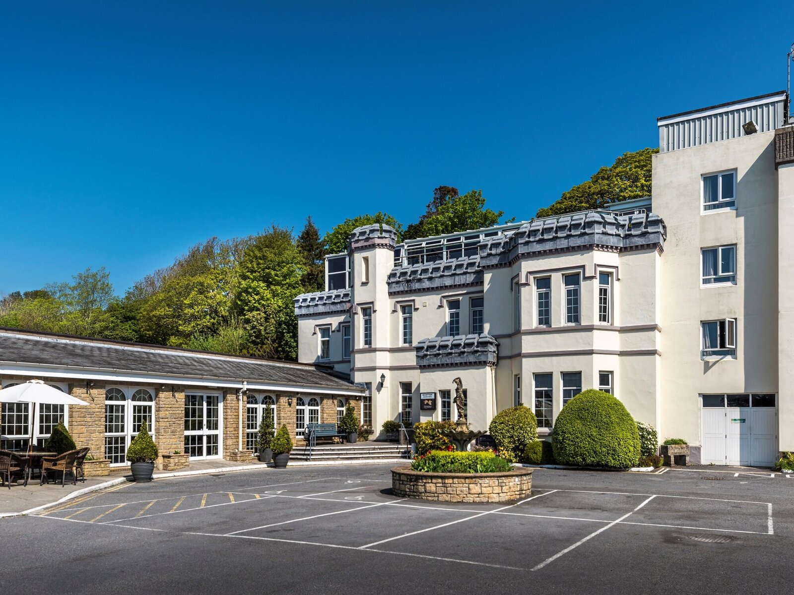 Carmarthenshire&rsquo;s Stradey Park hotel closes with immediate effect