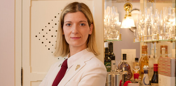 How to incorporate still wine into cocktails