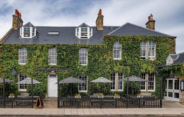 Scottish operator Buzzworks acquires first pub with rooms