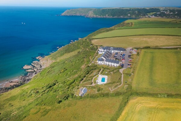 Gara Rock hotel sold to Ocean Cove Group