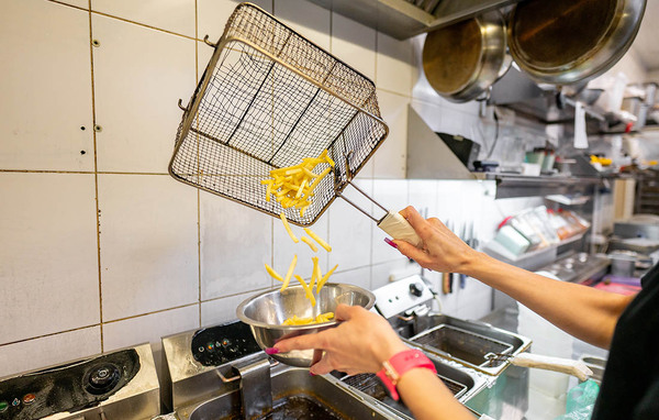 Government to ban high-sugar and deep-fried food in schools