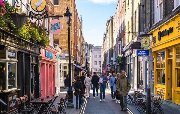 Confidence remains low as restaurants report modest growth