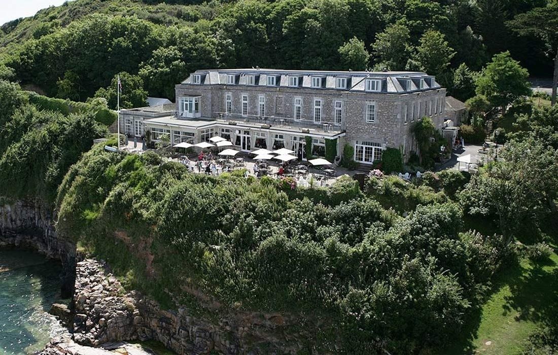 Tributes paid to 'hard-working and talented' hotelier Edward Bence