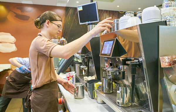 Major hospitality operators tumble on government&rsquo;s apprenticeship employer ranking